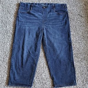 Time and Tru Capri pants